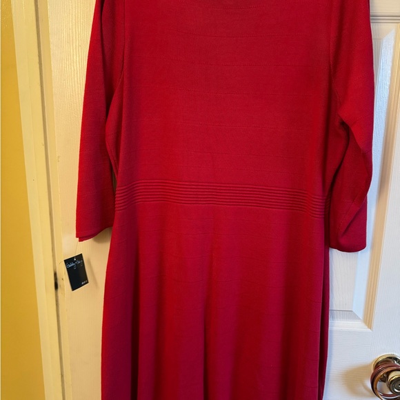 Red sweater dress with 3 quarter length sleeves. Size 18/20. - Picture 3 of 3